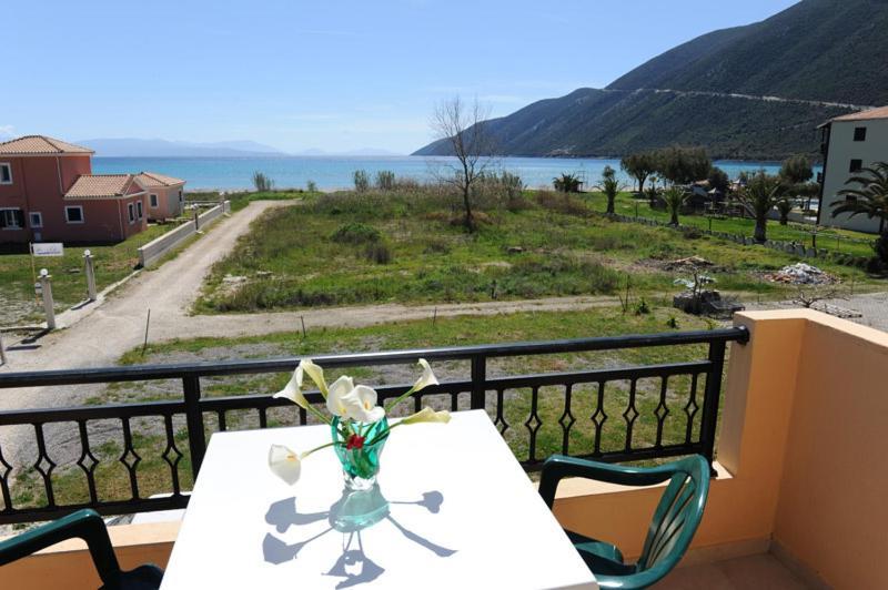 Calypso Luxury Studios Vasiliki Pokój zdjęcie